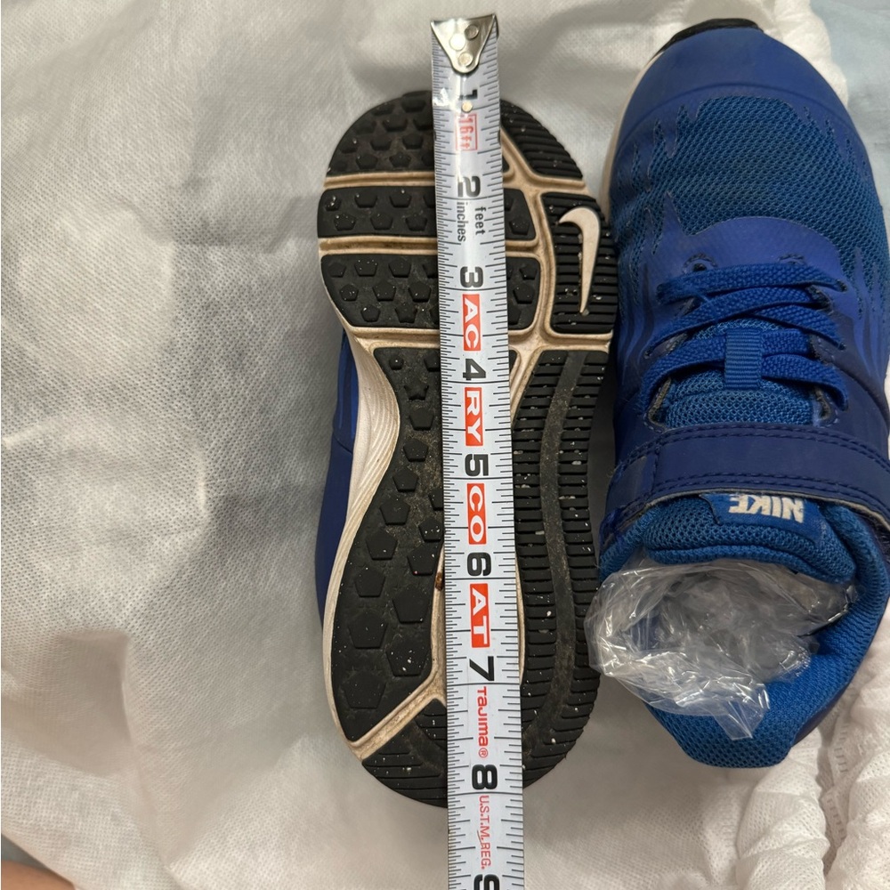 Bundle of three toddler shoes - Picture 6 of 16